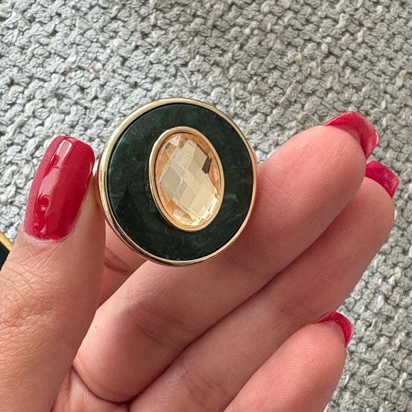 House of Harlow 1960 Green Agate & Gold Statement Ring - Picture 2 of 7